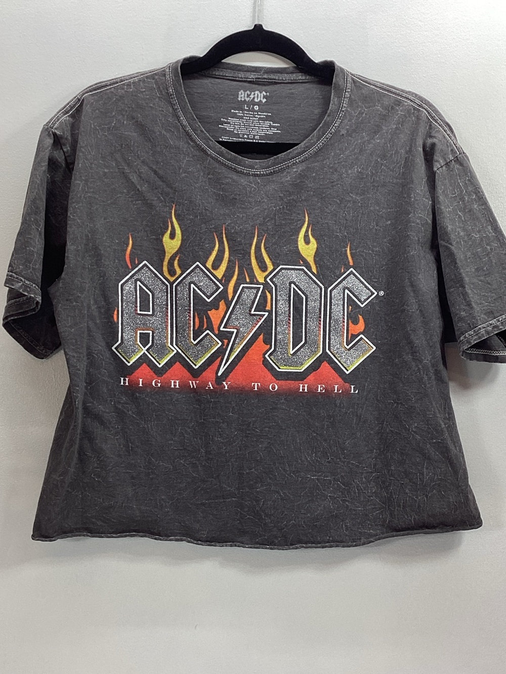 AC/DC Black 'Highway to Hell' Short-Sleeve Cropped Graphic Tee